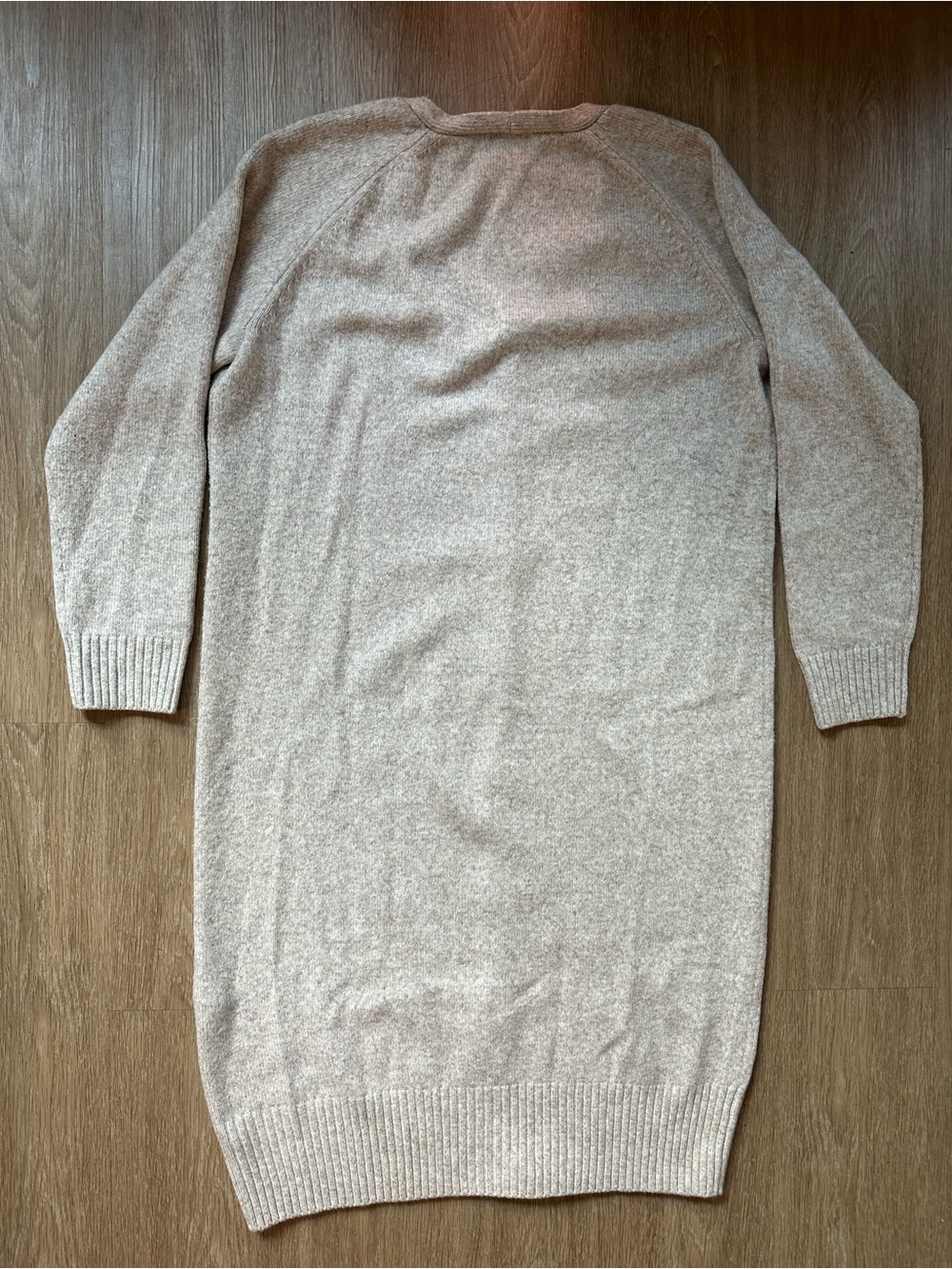 Fine-knit Cardigan Dress - Picture 3 of 7
